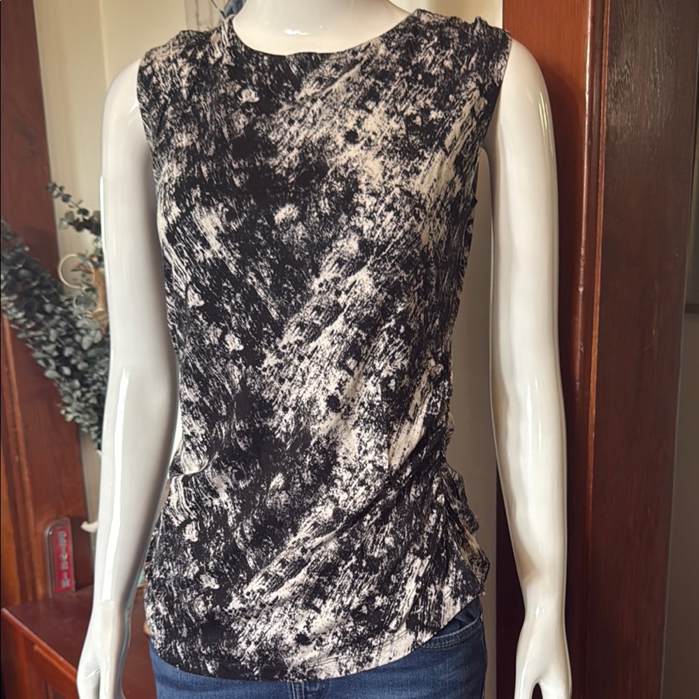 NWT northern reflections size small Abstract Black and White Women's Top